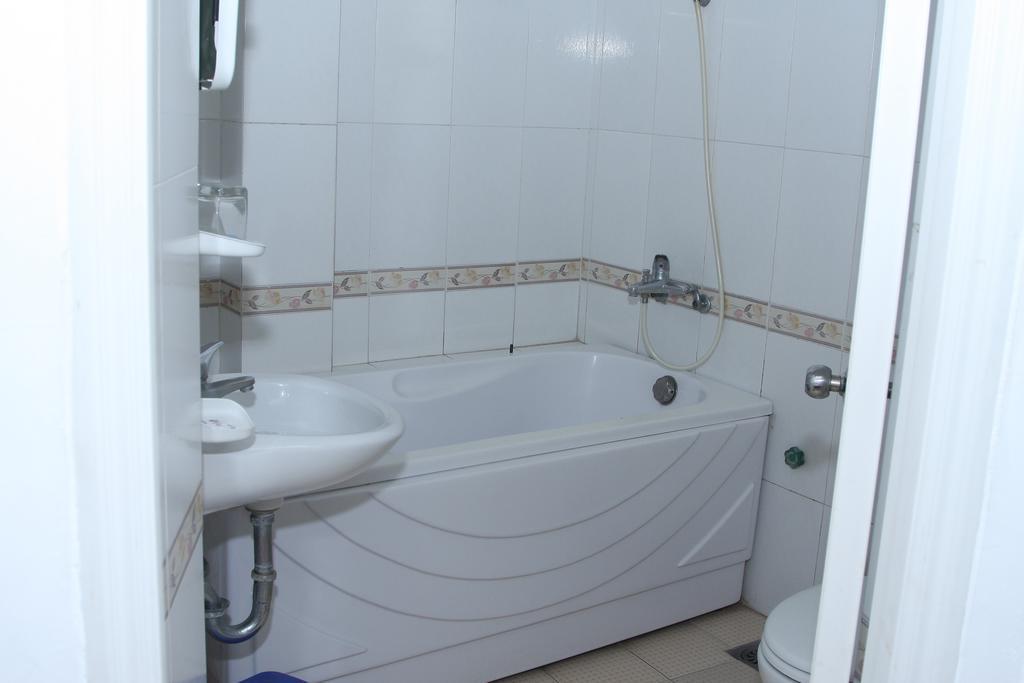Hoang Cuong Hotel Ханой Экстерьер фото