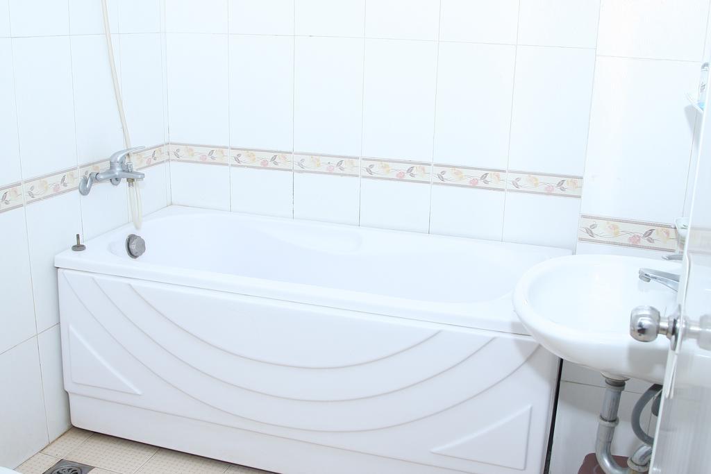 Hoang Cuong Hotel Ханой Экстерьер фото